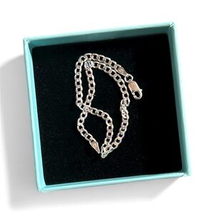Elegant solid Silver Chain Bracelet